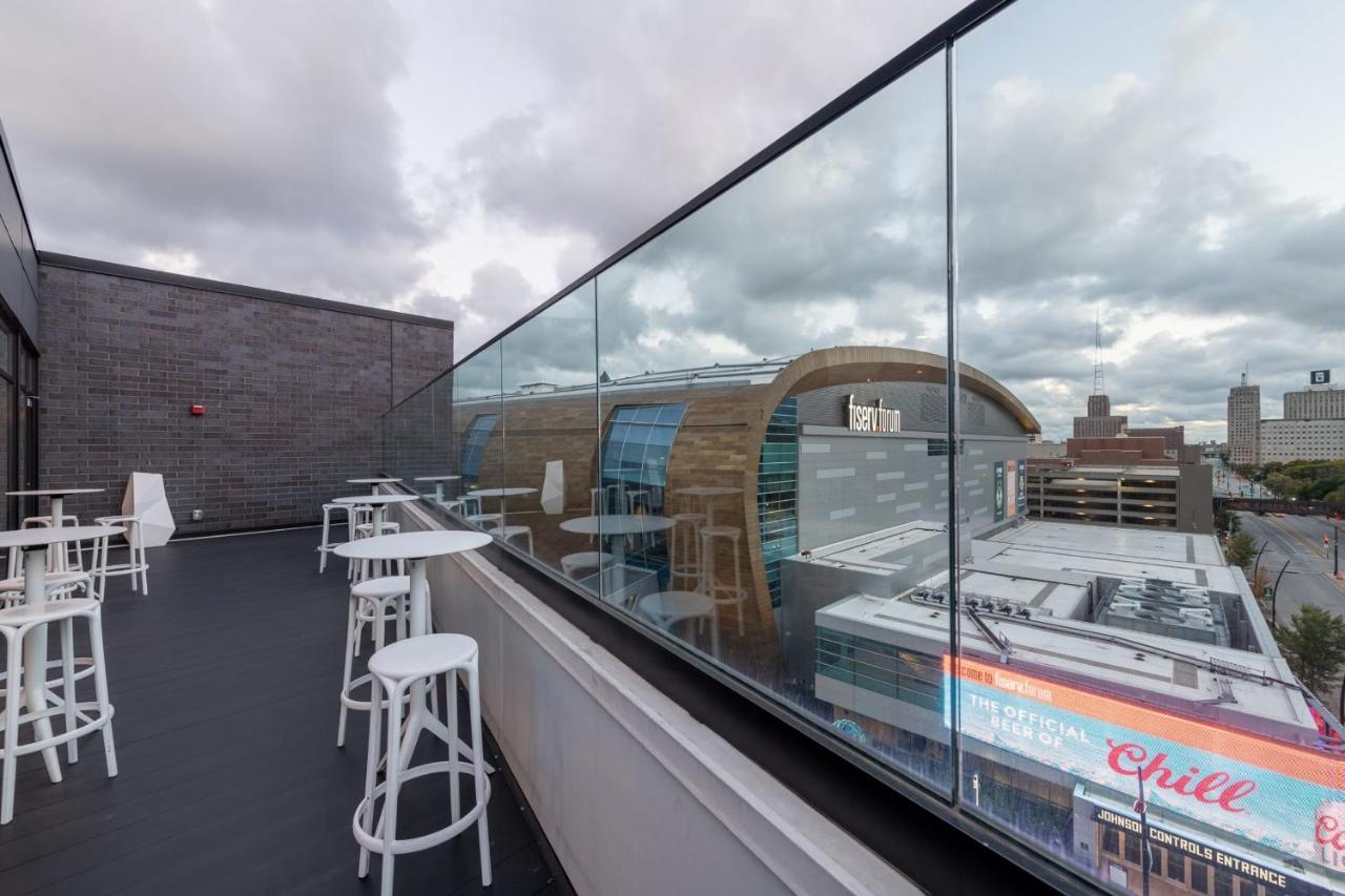 Modern 1Br Apt With Skywalk To Fiserv, Rooftop, And Parking Milwaukee Exterior foto